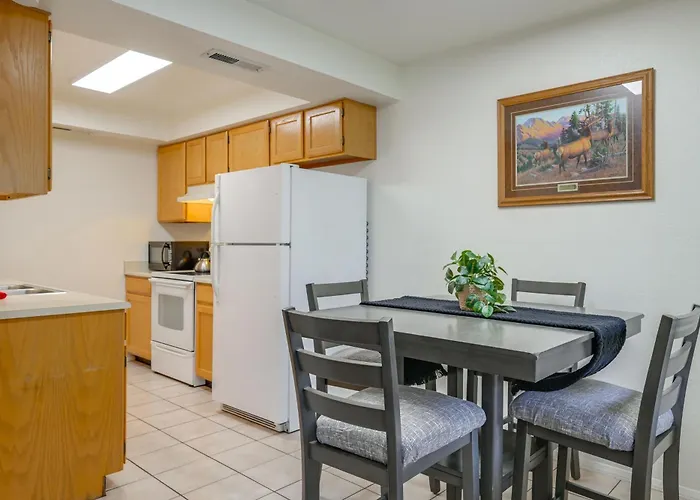 Shop, Dine, Hike, Explore Dtwn! Getaway Holiday home